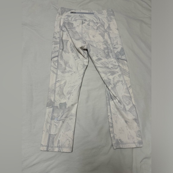 Lululemon Speed Up Crop *21" - Picture 7 of 10